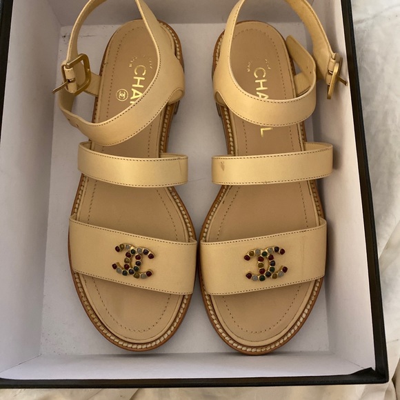 Chanel calfskin beige sandals size 39 - Picture 3 of 8